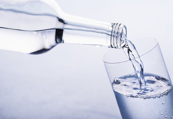 diminuer sa consommation eau bouteille plastique