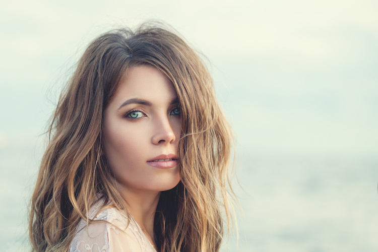 couleur cheveux yeux bleux