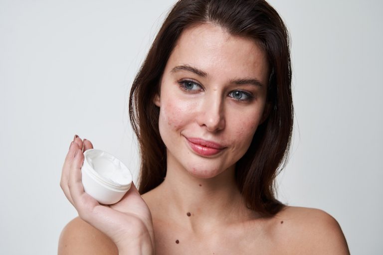 Comment avoir la peau lisse sans tache et imperfections